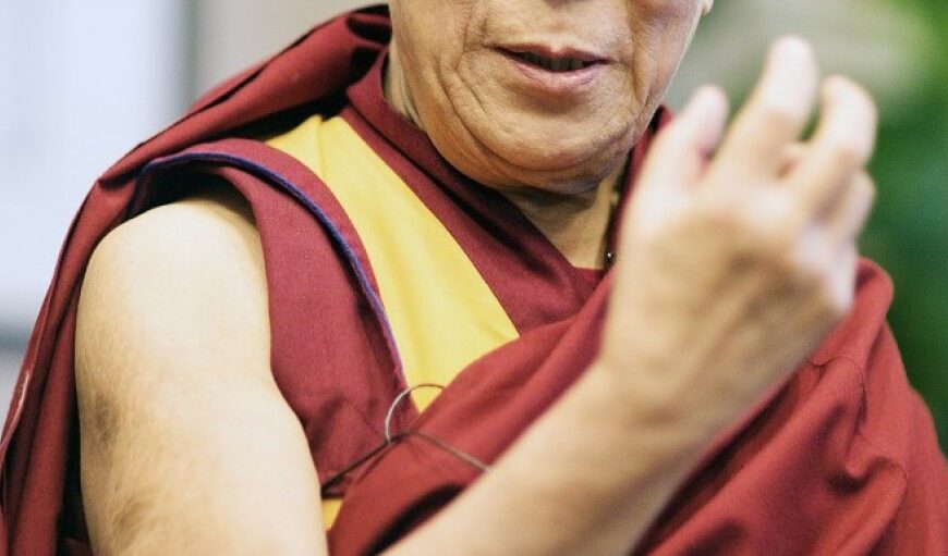 Dalai Lama no a pyein ah k’chü m’kha.